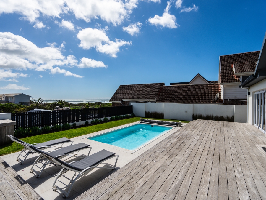 4 Bedroom Property for Sale in West Beach Eastern Cape
